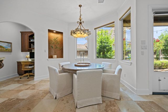 58 Shadow Creek Ridge Drive, Spring, TX 77389