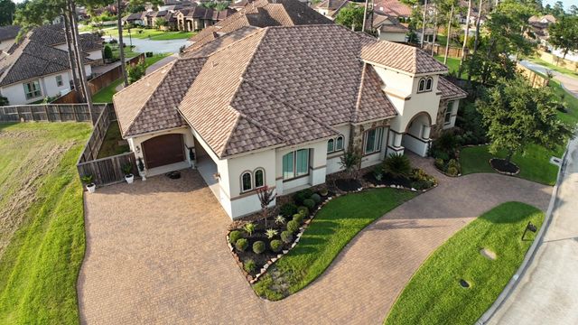 58 Shadow Creek Ridge Drive, Spring, TX 77389