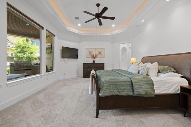 58 Shadow Creek Ridge Drive, Spring, TX 77389