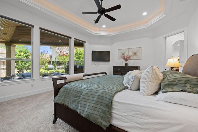 58 Shadow Creek Ridge Drive, Spring, TX 77389