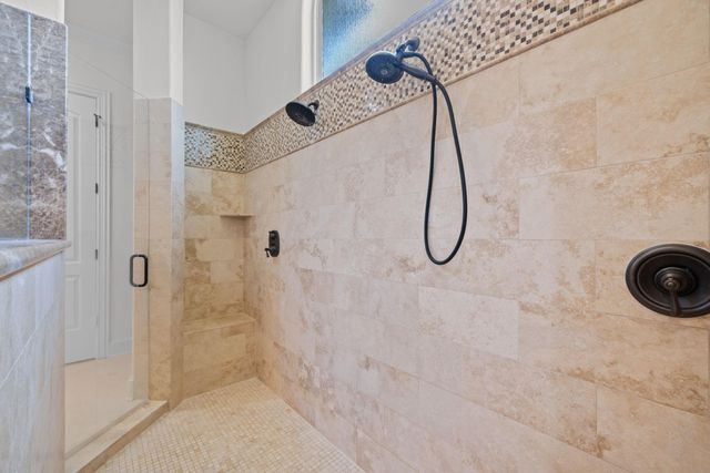 58 Shadow Creek Ridge Drive, Spring, TX 77389
