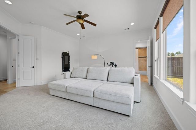 58 Shadow Creek Ridge Drive, Spring, TX 77389