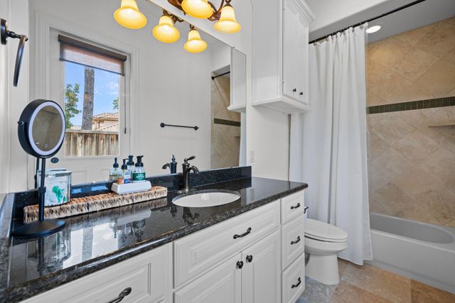 58 Shadow Creek Ridge Drive, Spring, TX 77389