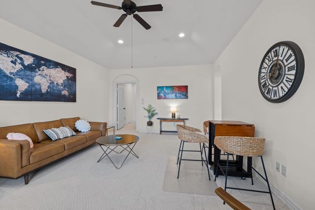 58 Shadow Creek Ridge Drive, Spring, TX 77389