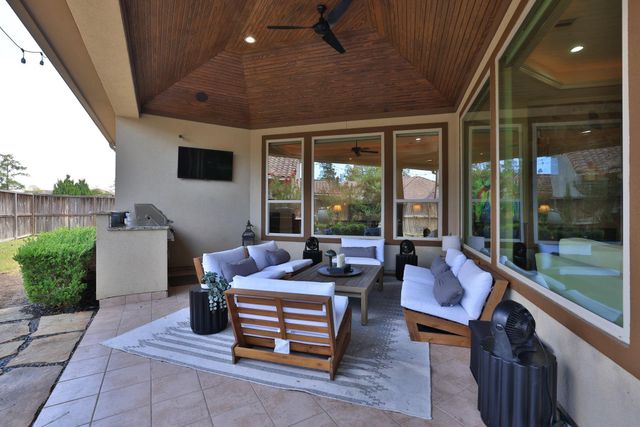 58 Shadow Creek Ridge Drive, Spring, TX 77389