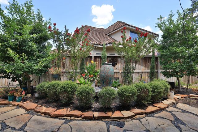 58 Shadow Creek Ridge Drive, Spring, TX 77389