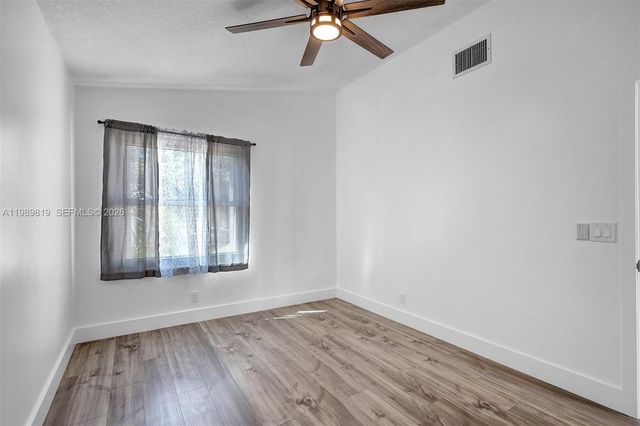 104 Wedgewood Lakes S, Greenacres, FL 33463