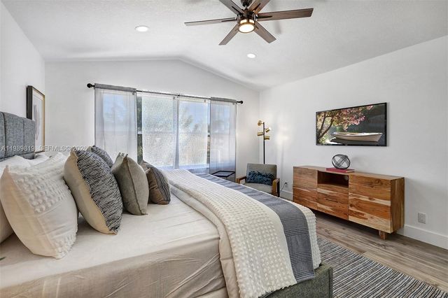 104 Wedgewood Lakes S, Greenacres, FL 33463