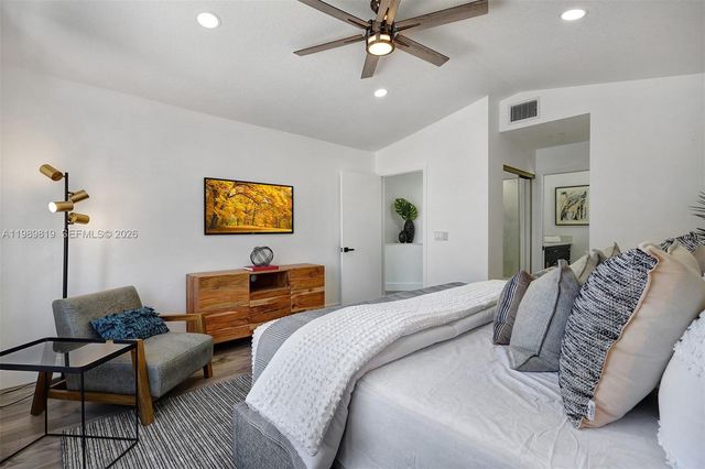 104 Wedgewood Lakes S, Greenacres, FL 33463