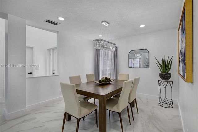 104 Wedgewood Lakes S, Greenacres, FL 33463
