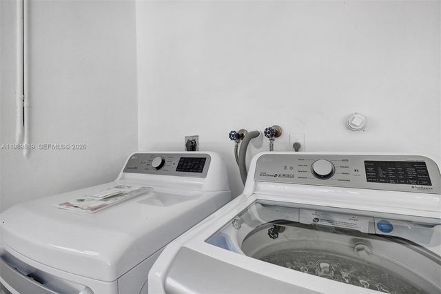 104 Wedgewood Lakes S, Greenacres, FL 33463