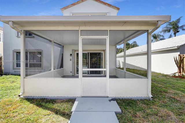 104 Wedgewood Lakes S, Greenacres, FL 33463