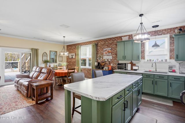 120 Schoolview Drive, Rocky Point, NC 28457