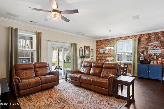 120 Schoolview Drive, Rocky Point, NC 28457