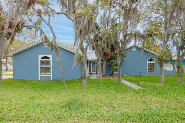 566 W Tropic Way, St Augustine, FL 32080