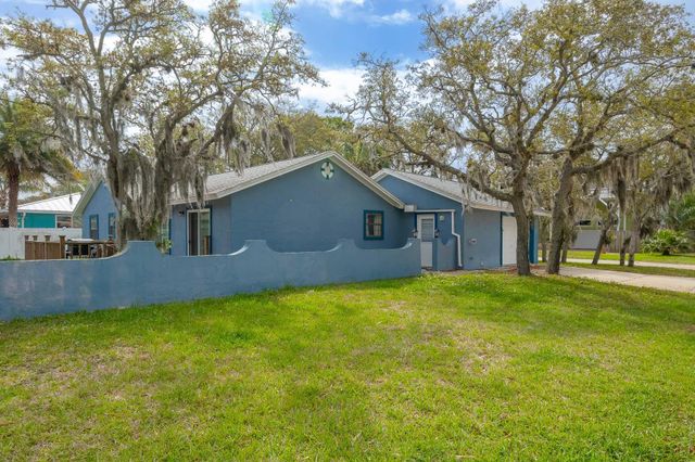 566 W Tropic Way, St Augustine, FL 32080