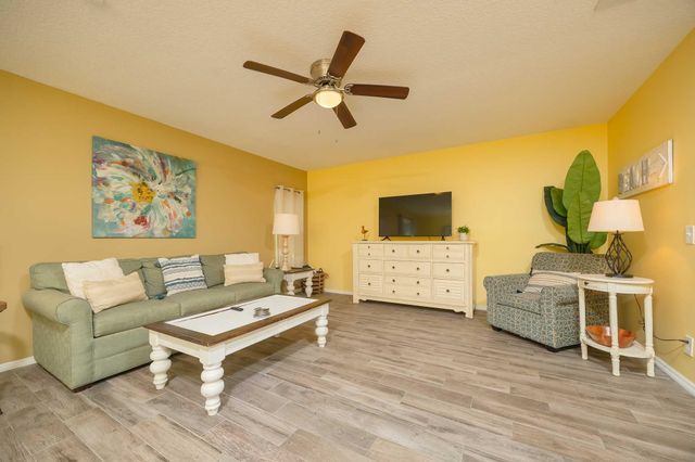 566 W Tropic Way, St Augustine, FL 32080