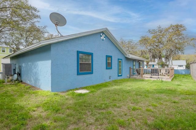 566 W Tropic Way, St Augustine, FL 32080