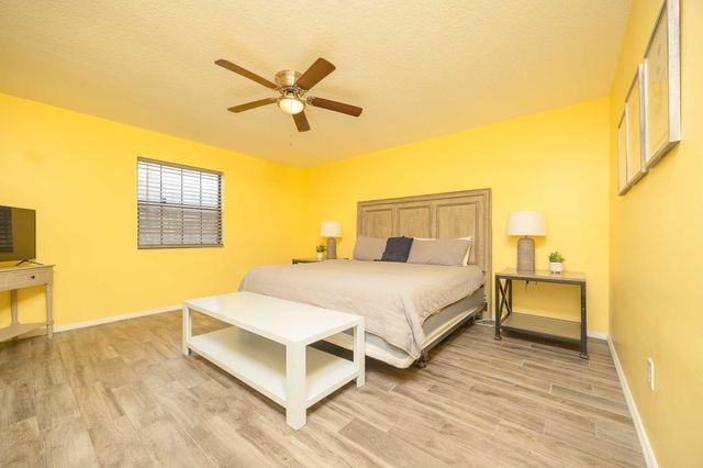 566 W Tropic Way, St Augustine, FL 32080