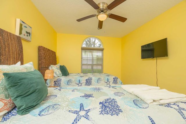 566 W Tropic Way, St Augustine, FL 32080