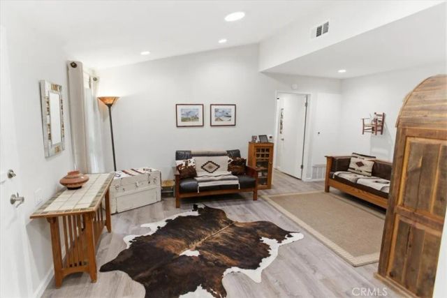 19203 Avenue Of The Oaks, C, Newhall, CA 91321