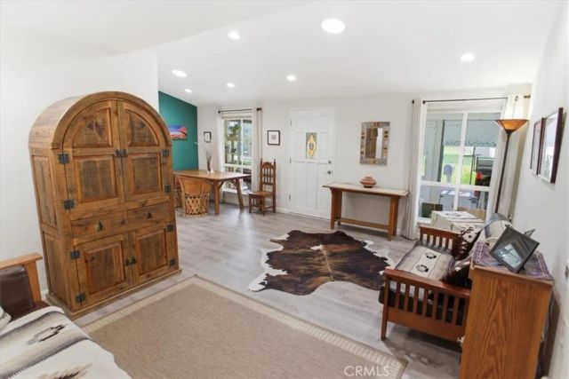 19203 Avenue Of The Oaks, C, Newhall, CA 91321