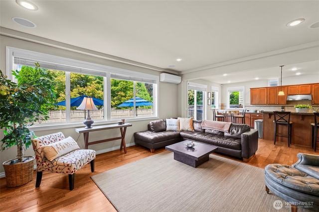 4818 NE 1st Street, Renton, WA 98059