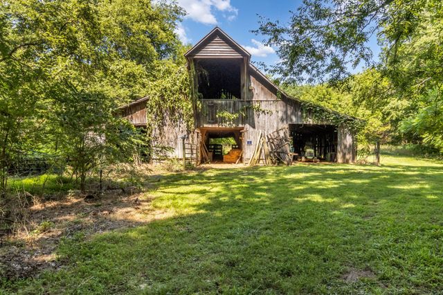 6074 Almaville Rd, Smyrna, TN 37167