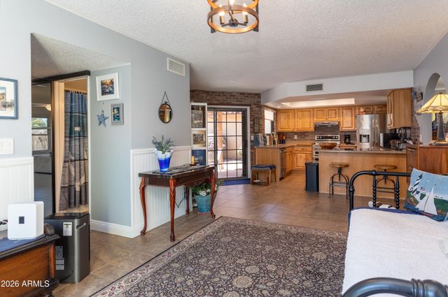 12326 S SHOSHONI Drive, Phoenix, AZ 85044