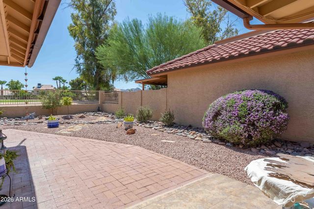12326 S SHOSHONI Drive, Phoenix, AZ 85044