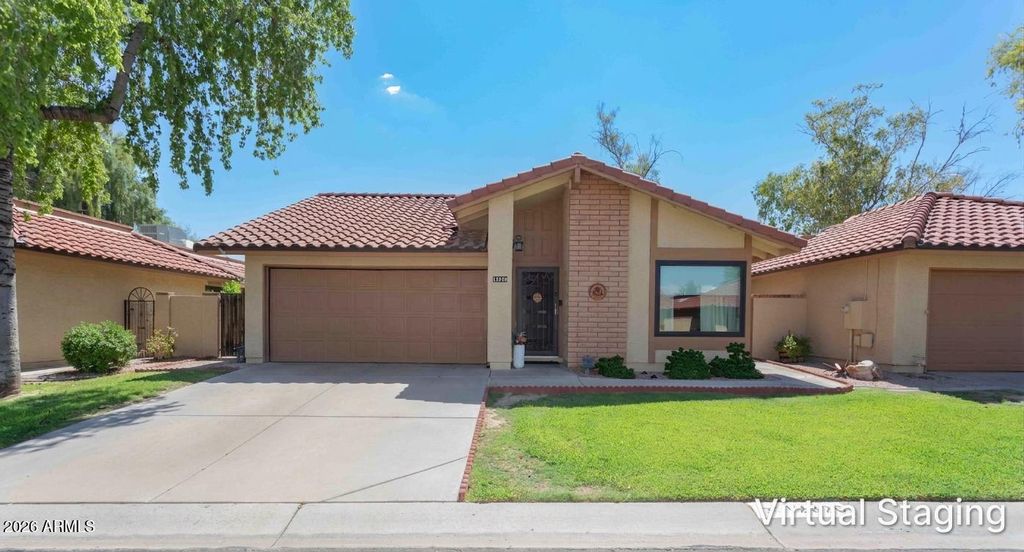 12326 S SHOSHONI Drive, Phoenix, AZ 85044