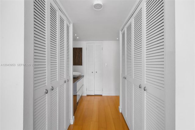 11 Island Avenue 610, Miami Beach, FL 33139