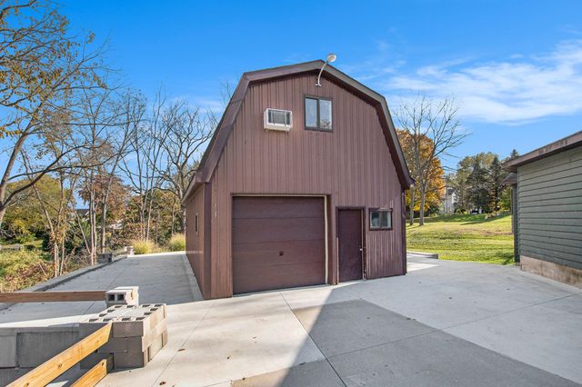 8482 Cottonwood Drive, Georgetown Twp, MI 49428