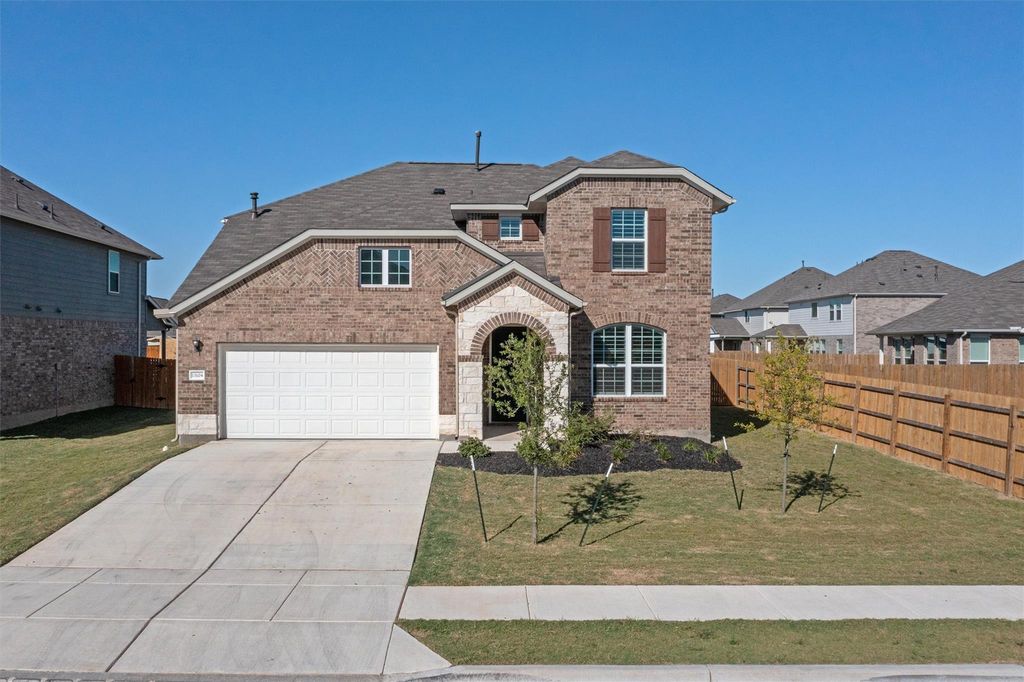 13104 Cerro Castellan TRCE, Manor, TX 78653