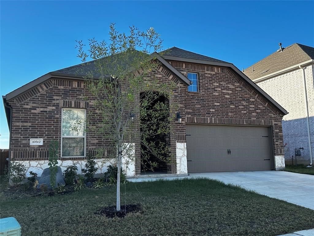 10512 Autumn Leaves Lane, Aubrey, TX 76227