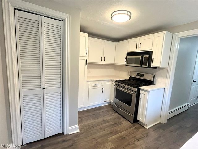 764 Irving Park Boulevard, Sheffield Lake, OH 44054