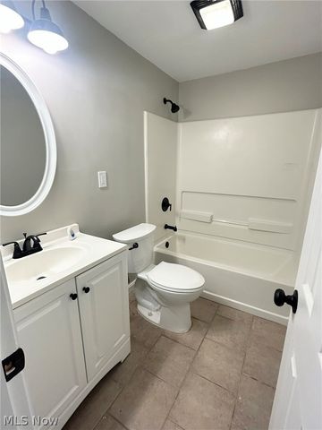 764 Irving Park Boulevard, Sheffield Lake, OH 44054