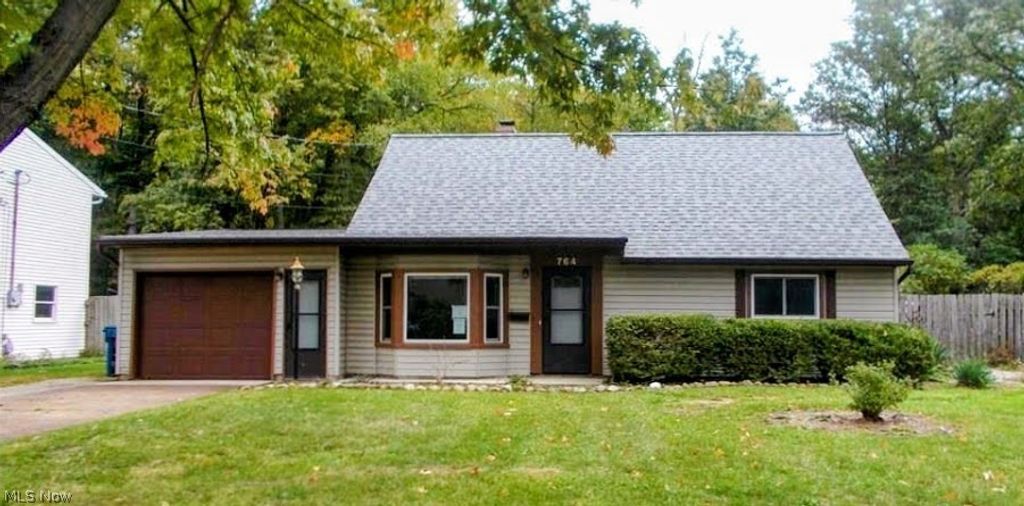 764 Irving Park Boulevard, Sheffield Lake, OH 44054