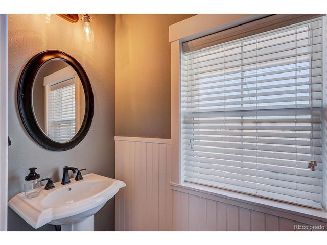 817 Shade Tree Dr, Windsor, CO 80550