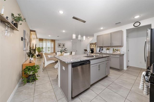 15140 WINDFLOWER ALLEY, Winter Garden, FL 34787