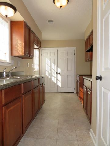 4207 HICKORY GROVE DR, Memphis, TN 38141