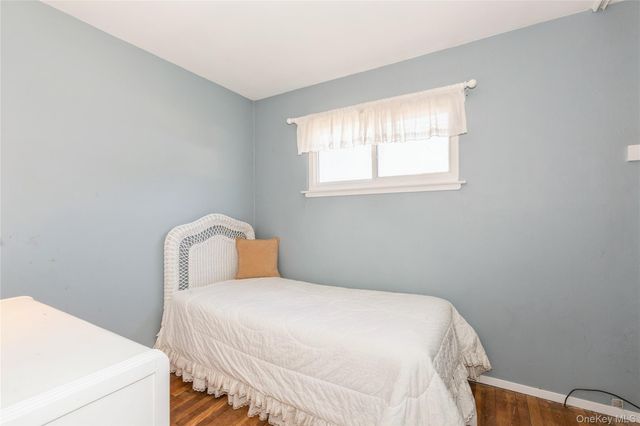 3 Grand Haven Drive, Commack, NY 11725