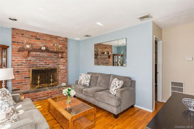 3 Grand Haven Drive, Commack, NY 11725