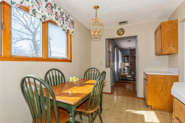 3 Grand Haven Drive, Commack, NY 11725