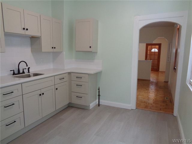 31 Riverside Avenue, Buffalo, NY 14207