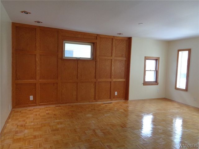 31 Riverside Avenue, Buffalo, NY 14207