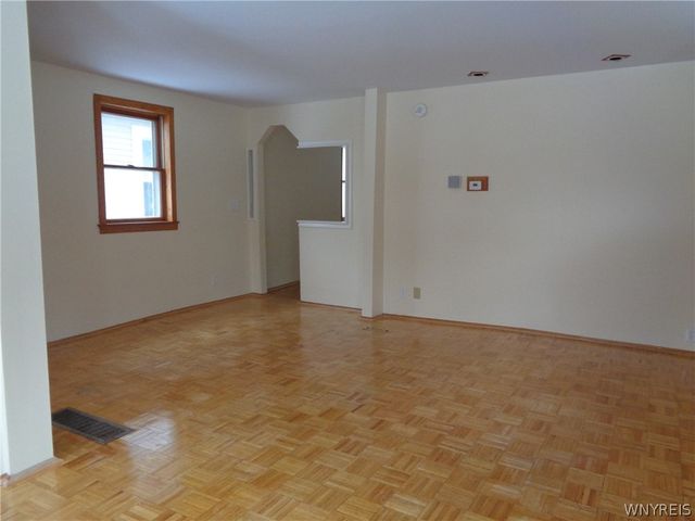 31 Riverside Avenue, Buffalo, NY 14207