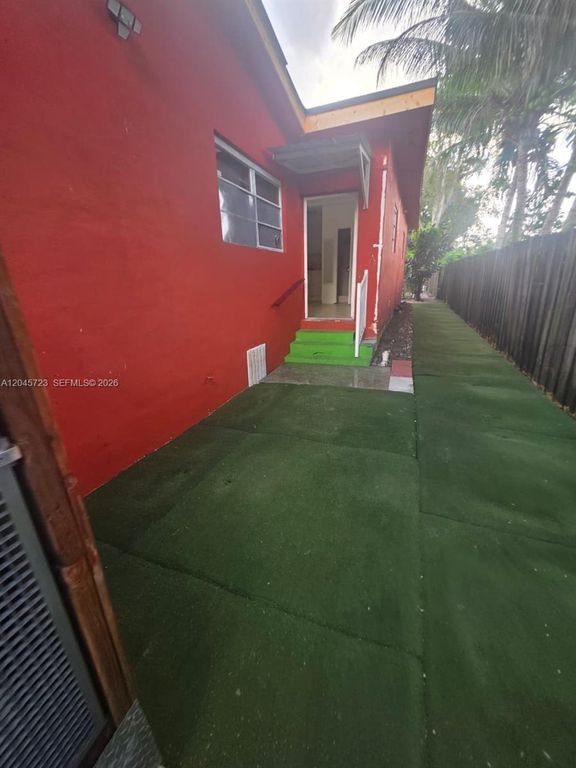 10861 NW 22nd Ct 0, Miami, FL 33167