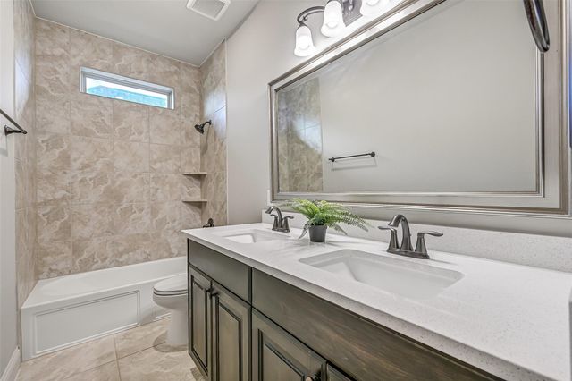 1640 Longwood Glen Lane, Friendswood, TX 77546