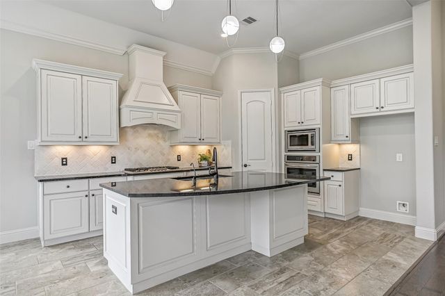 1640 Longwood Glen Lane, Friendswood, TX 77546
